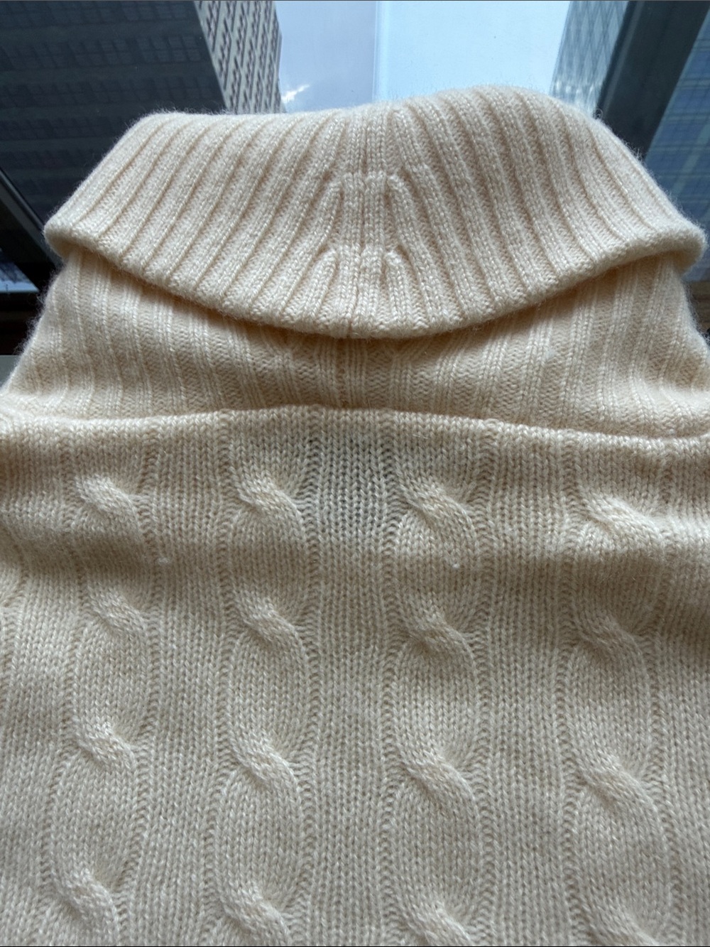 Ralph Lauren Black Label Women’s Cream Cashmere Cable Knit W/Crossover Collar. - Picture 5 of 7